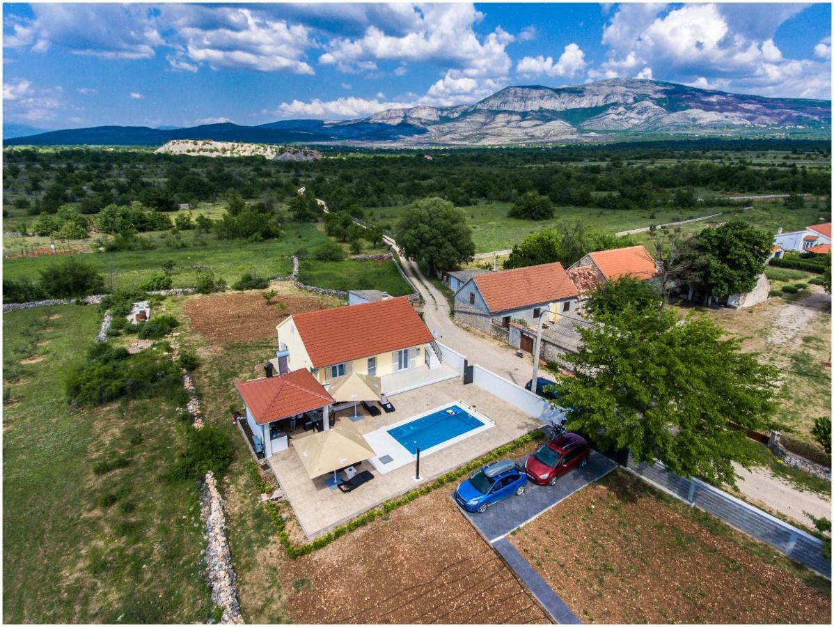 Готель House Mellifera Razvode Екстер'єр фото