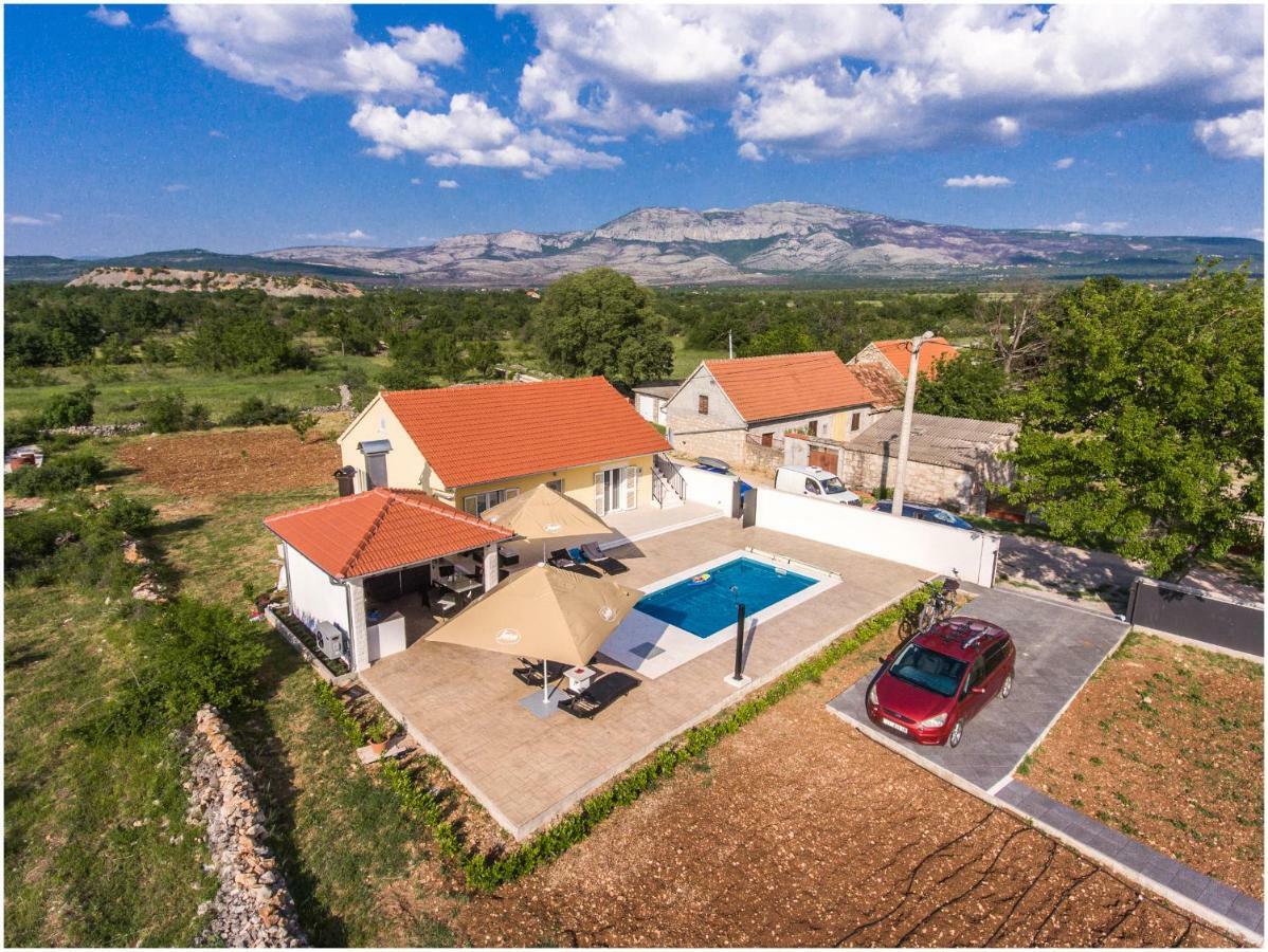 Готель House Mellifera Razvode Екстер'єр фото